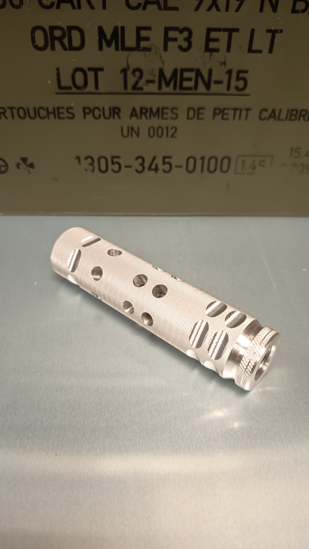Frein de bouche 22lr pour carabine CZ 457 Varmint, Thurr et Luxe. Accessoire de tir reduction du relevement du canon filetage 1/2x20 UNF de precision sts rebuild.