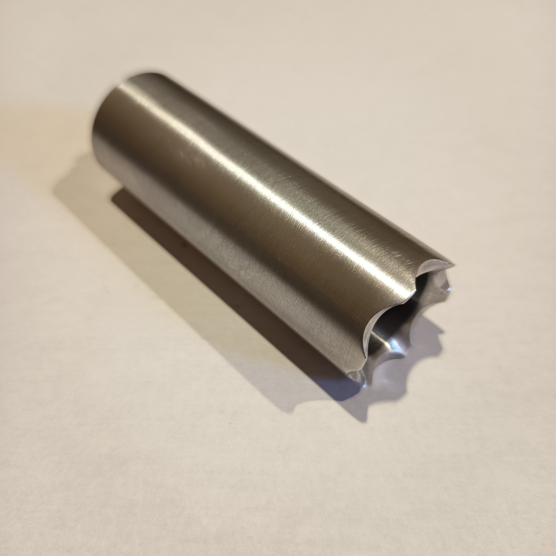 Embout PAK cal .68 M8x100 Shock Defense pour pistolet d'alarme Glock 17 et Walther P99, usiné en France par STS Rebuild.