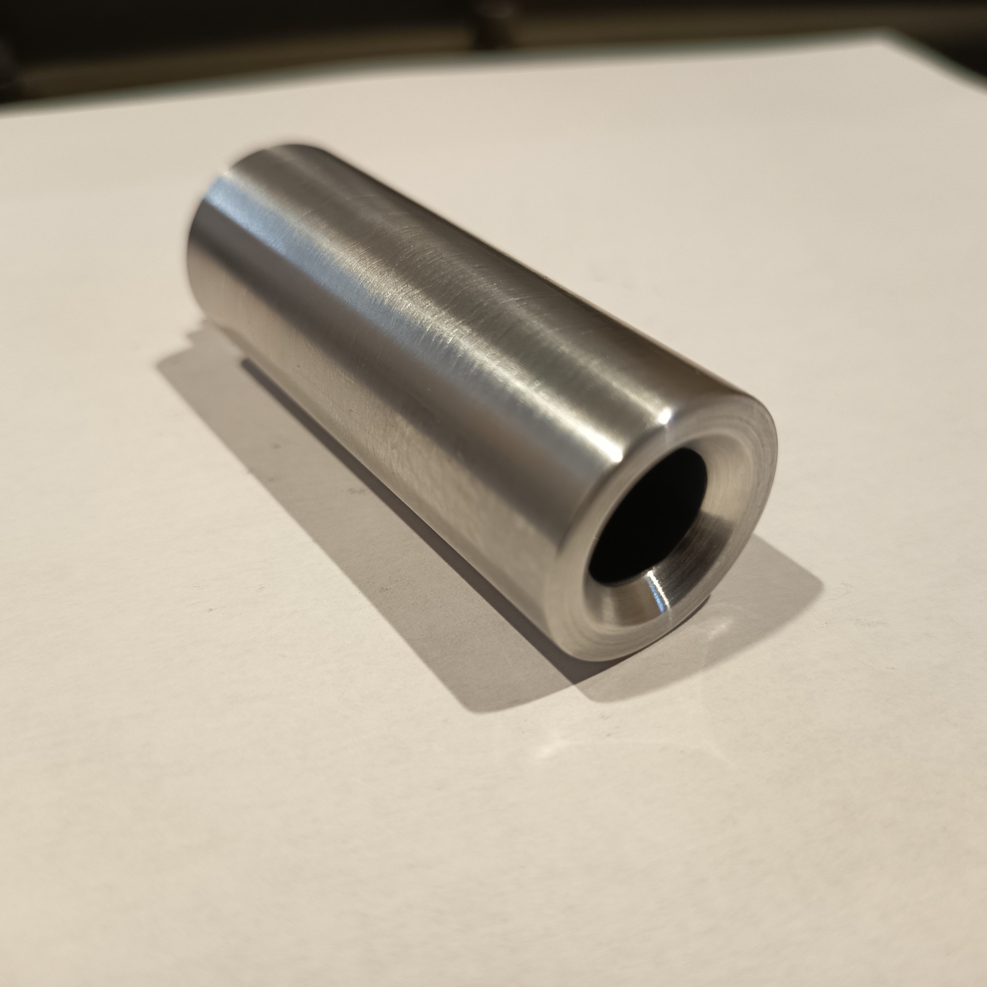 Embout PAK mi-long calibre .50 M8x100 de marque STS Rebuild pour pistolet d'alarme Glock 17 Gen 5 et Walther P99 Umarex.